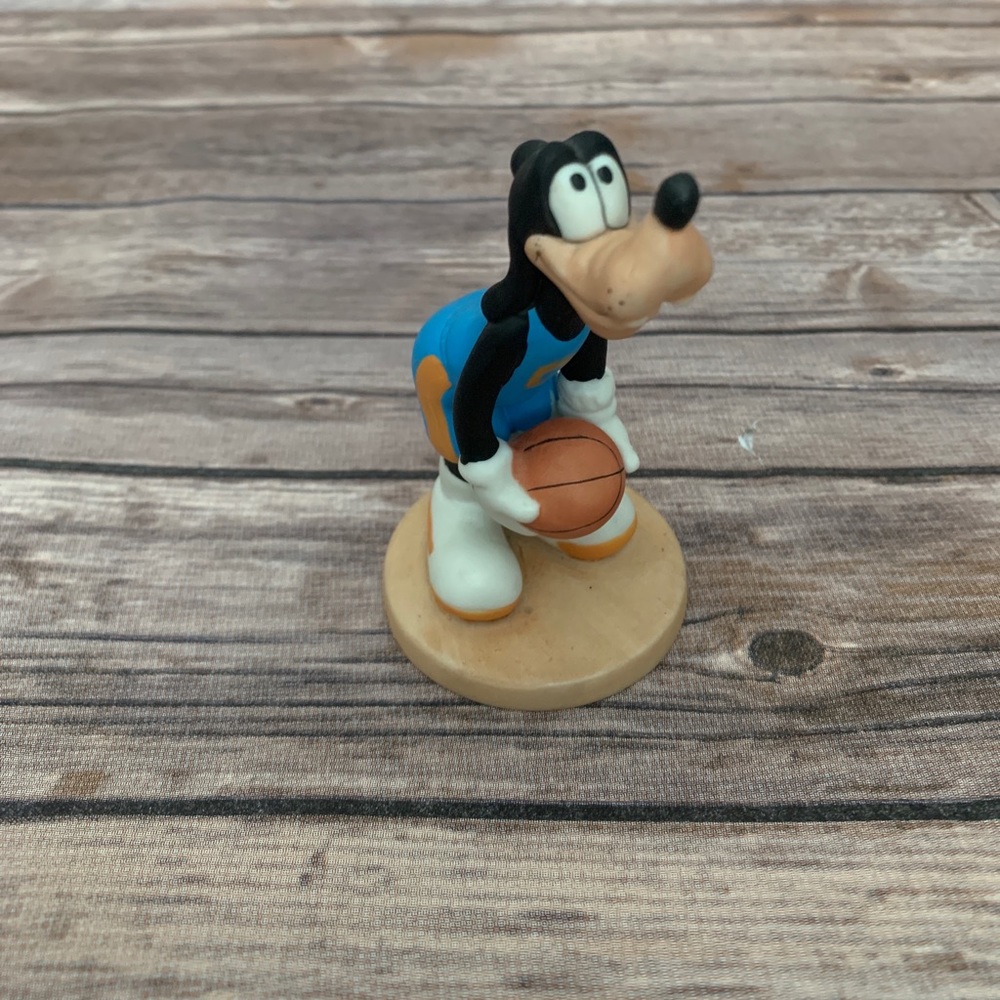 Vintage Disney Goofy Basketball Figurine RARE